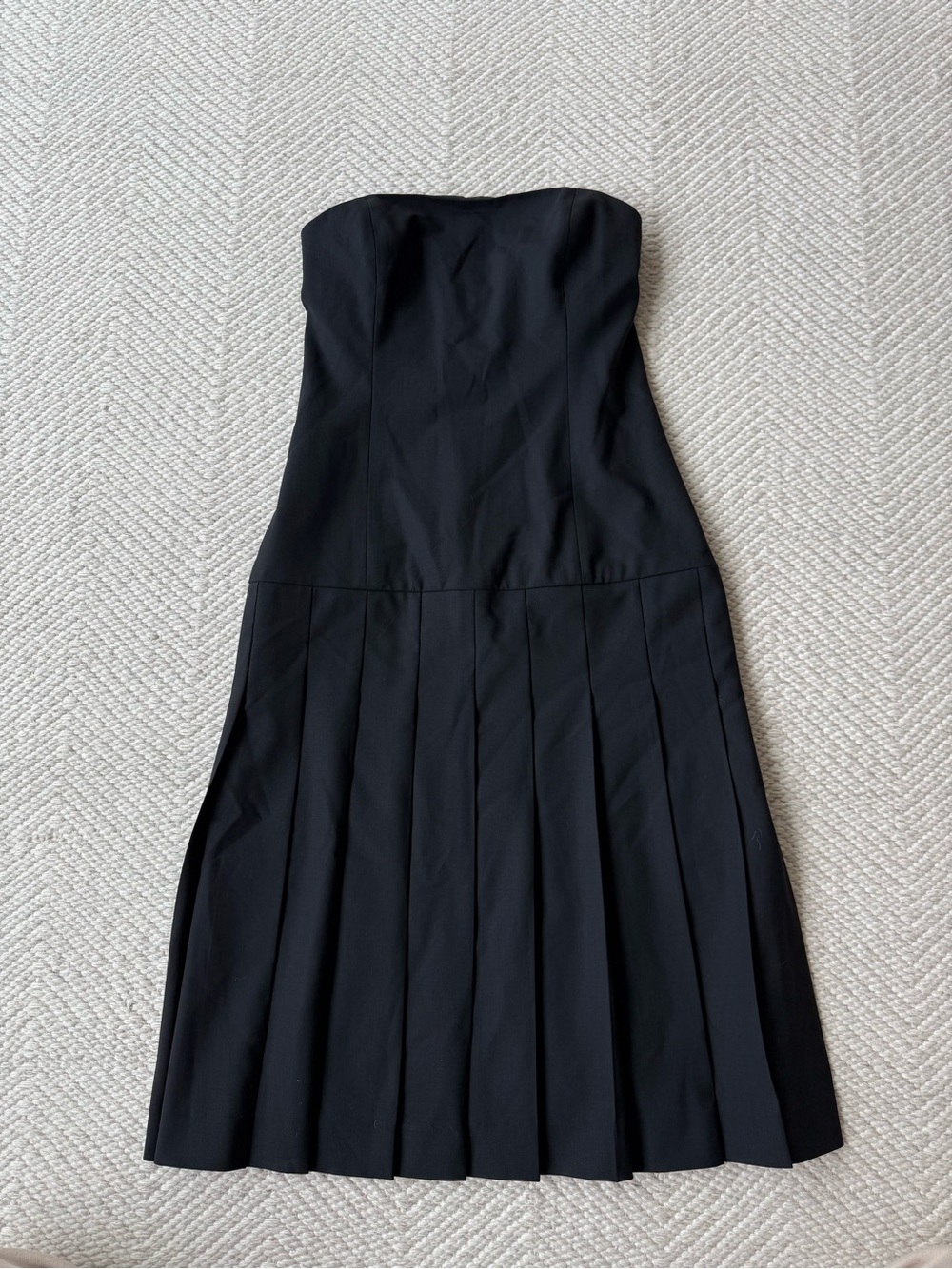 Theory Black Wool Blend Strapless Pleated  Dress sz 2
